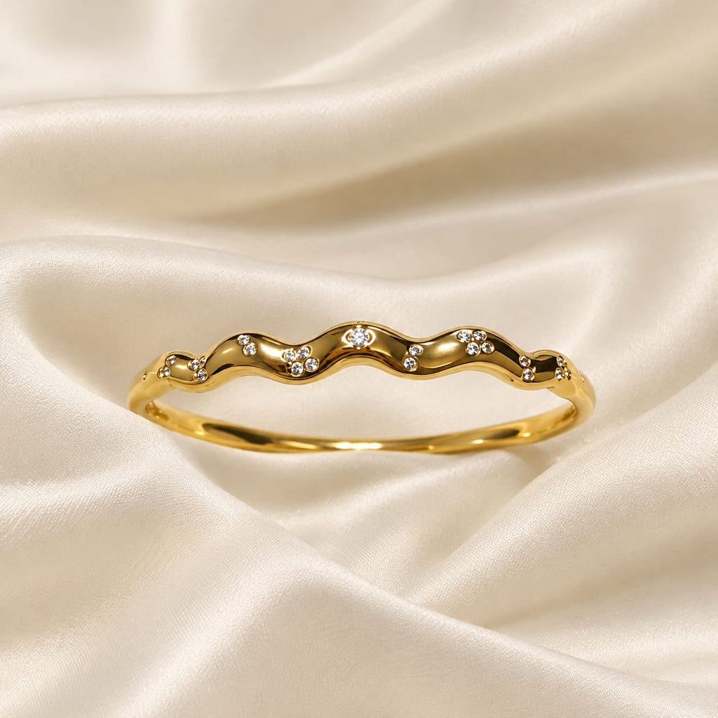 Anti tarnish Minimal Luxury Bracelet for Women